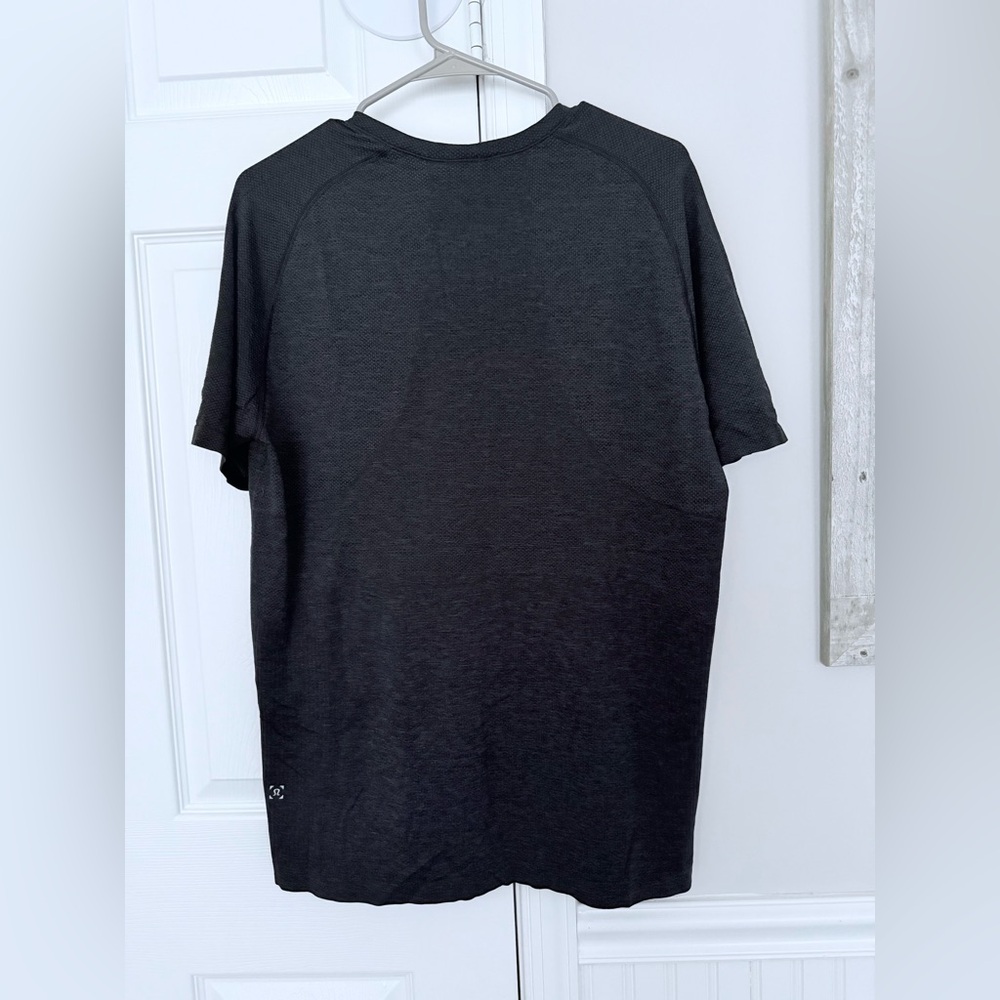 Lululemon Men’s Tee